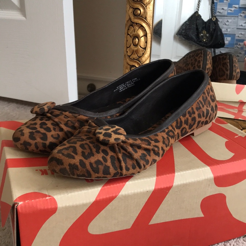 J Shoes Audrey Leopard Flats! Comfy soles!